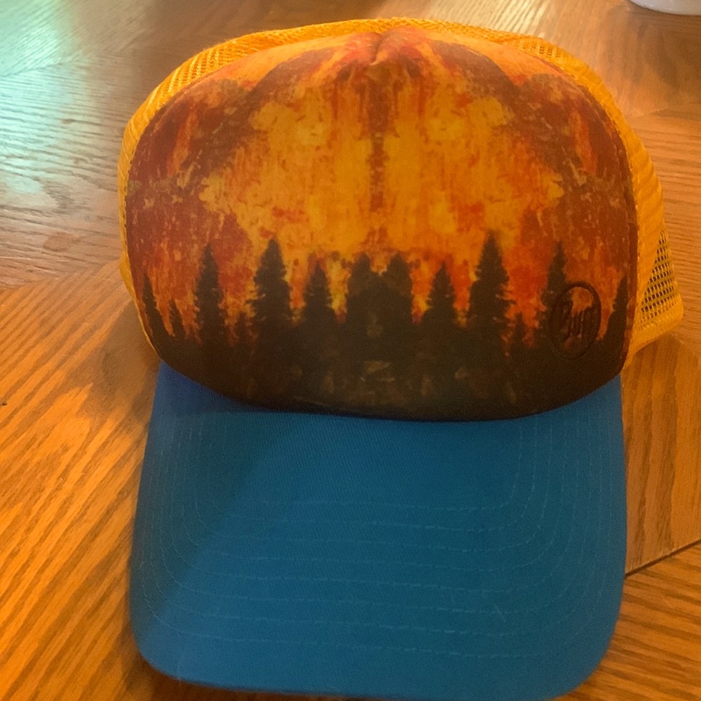 Mesh SnapBack hat Buff brand